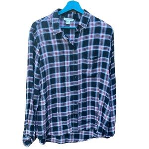 Beachlunchlounge women's size XL black red and white plaid button down shirt